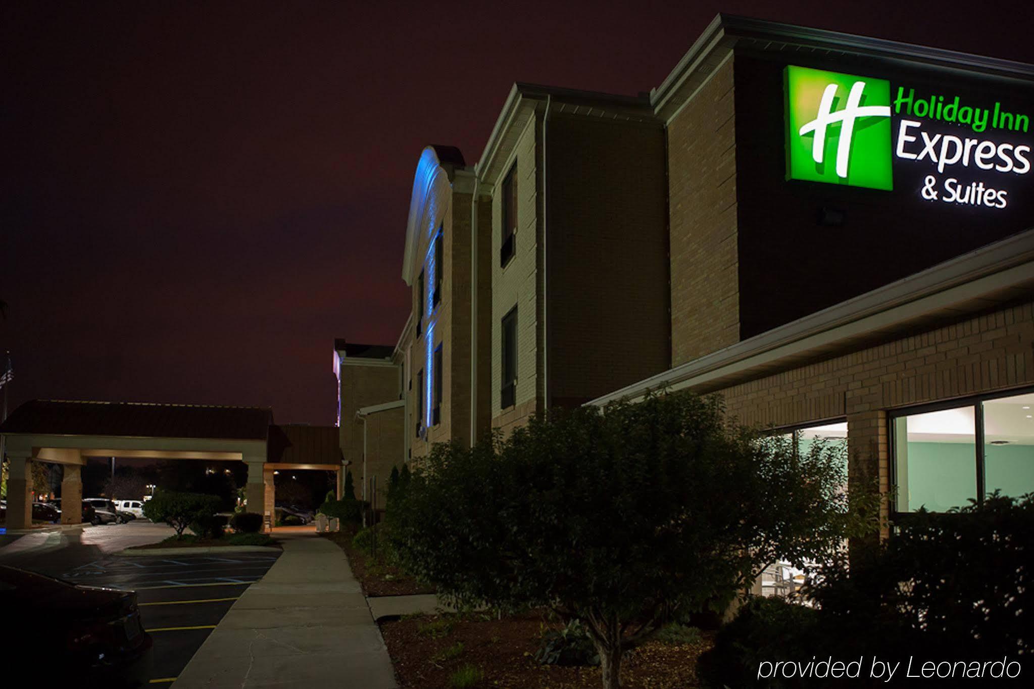 Holiday Inn Express Hotel & Suites Canton By Ihg Экстерьер фото