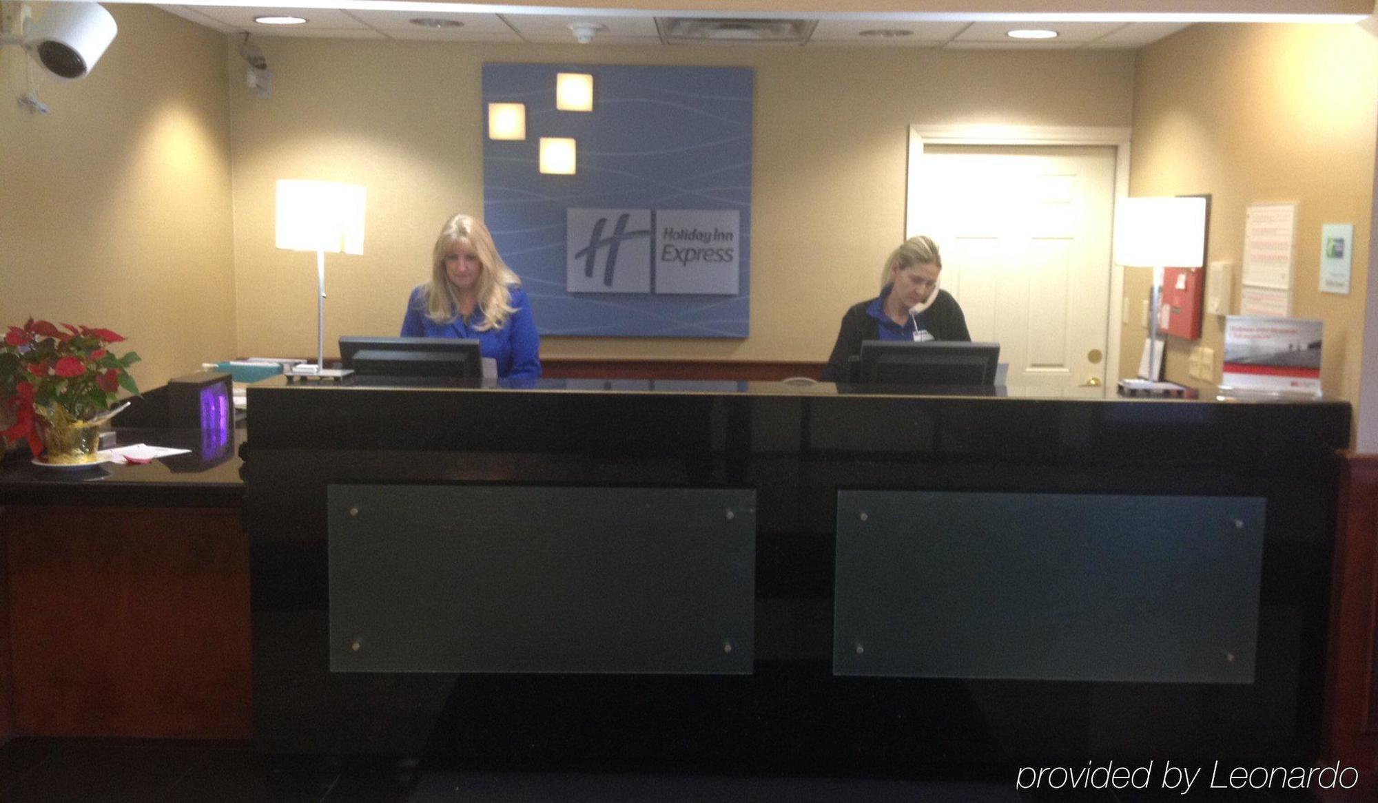Holiday Inn Express Hotel & Suites Canton By Ihg Экстерьер фото
