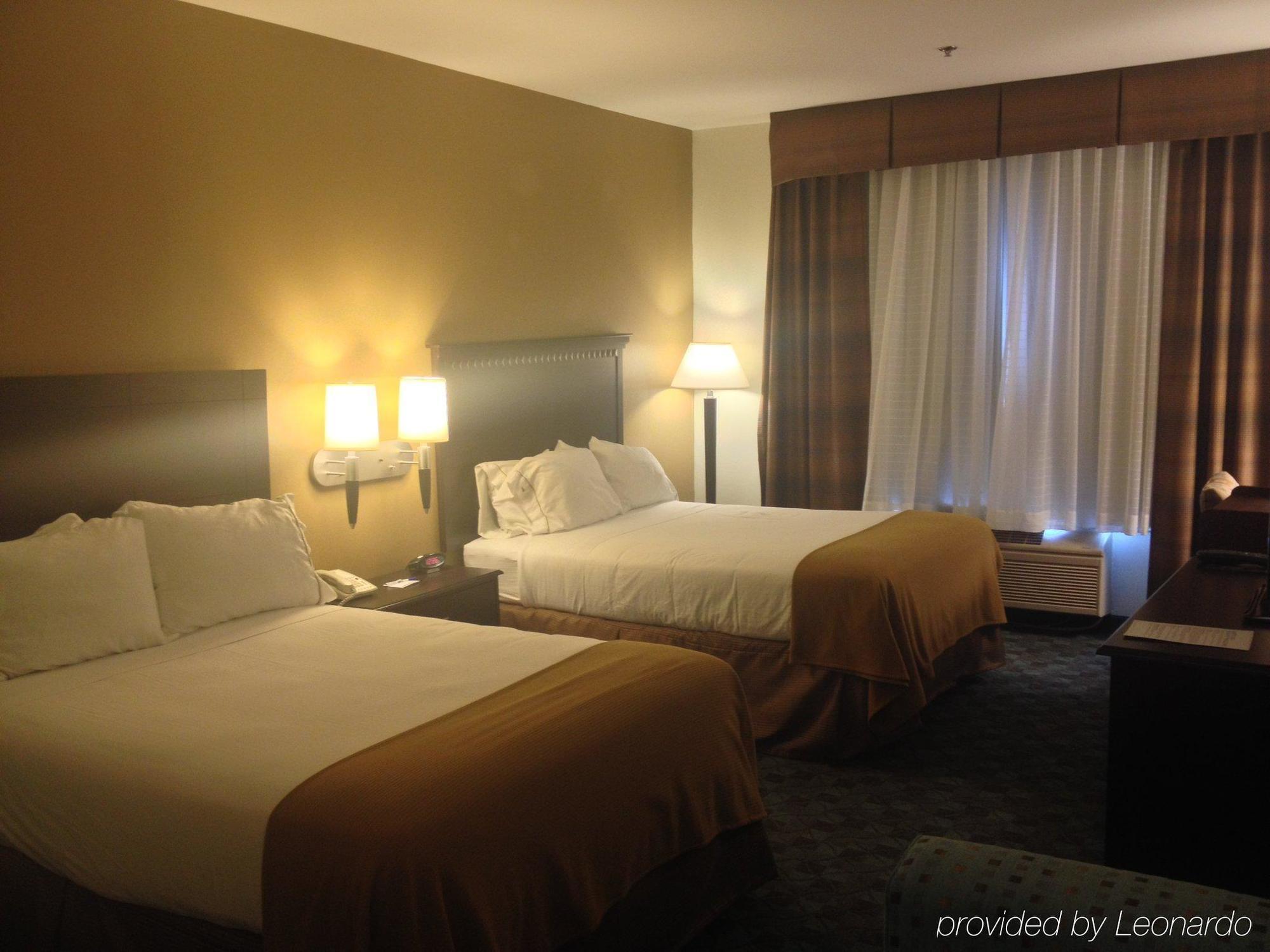 Holiday Inn Express Hotel & Suites Canton By Ihg Экстерьер фото