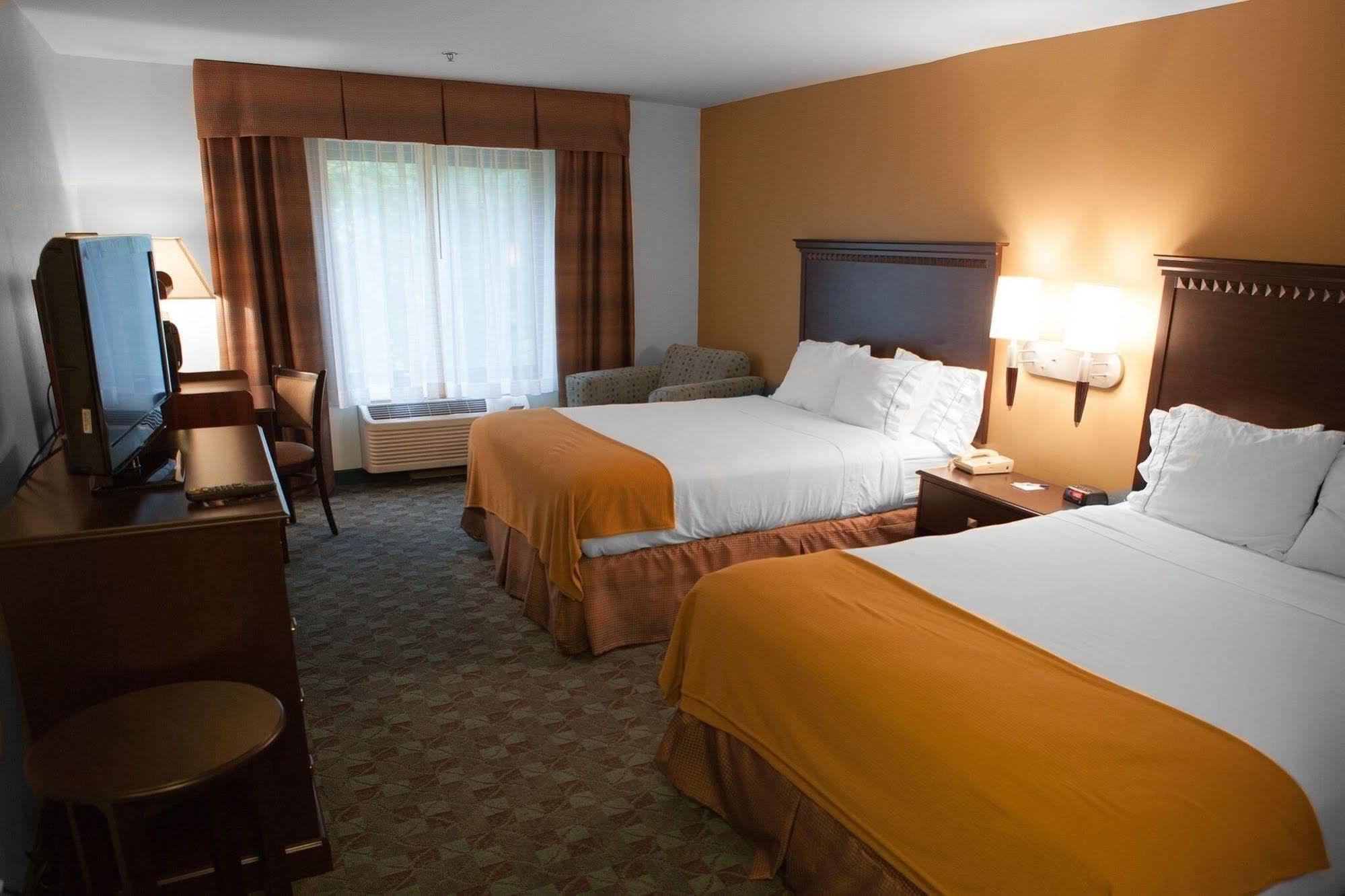 Holiday Inn Express Hotel & Suites Canton By Ihg Экстерьер фото